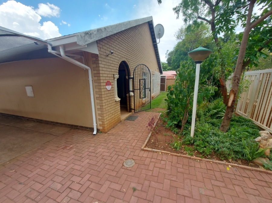 7 Bedroom Property for Sale in Protea Park North West